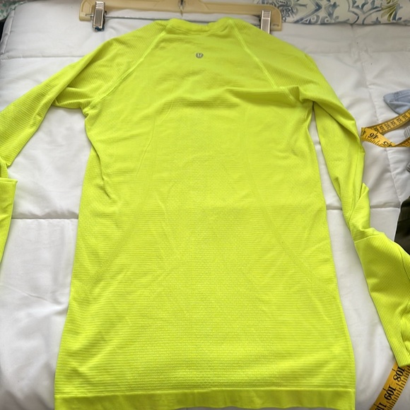 Lululemon Swiftly Tech Long Sleeve 2.0, Size 4 - Picture 8 of 9